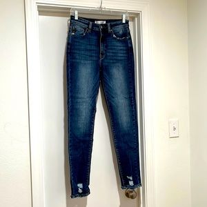 KanCan Size 9/28 Dark Wash Skinny Ankle Cropped Jeans